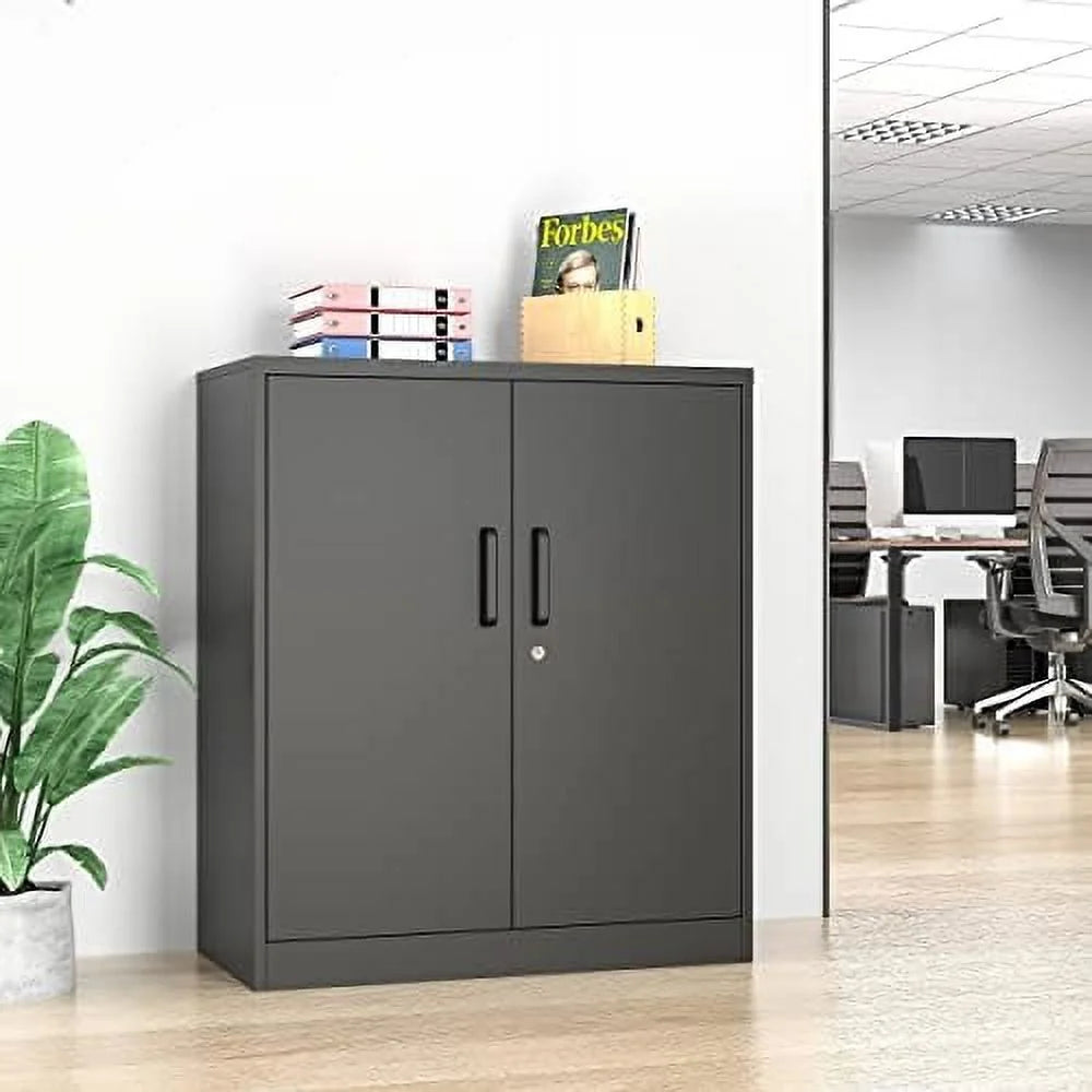 White Metal Cabinet with Locking Doors and 2 Adjustable Shelves Q5968